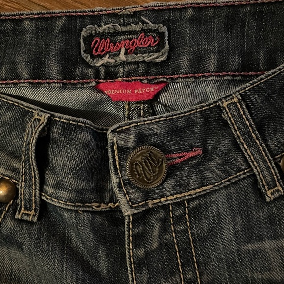 Women's Wrangler Leather Premium Patch Bootcut Jeans Size 3/4 x 30 (cut hem) - Picture 2 of 9